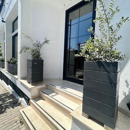 Ostria Hotel Sarandë Exterior foto