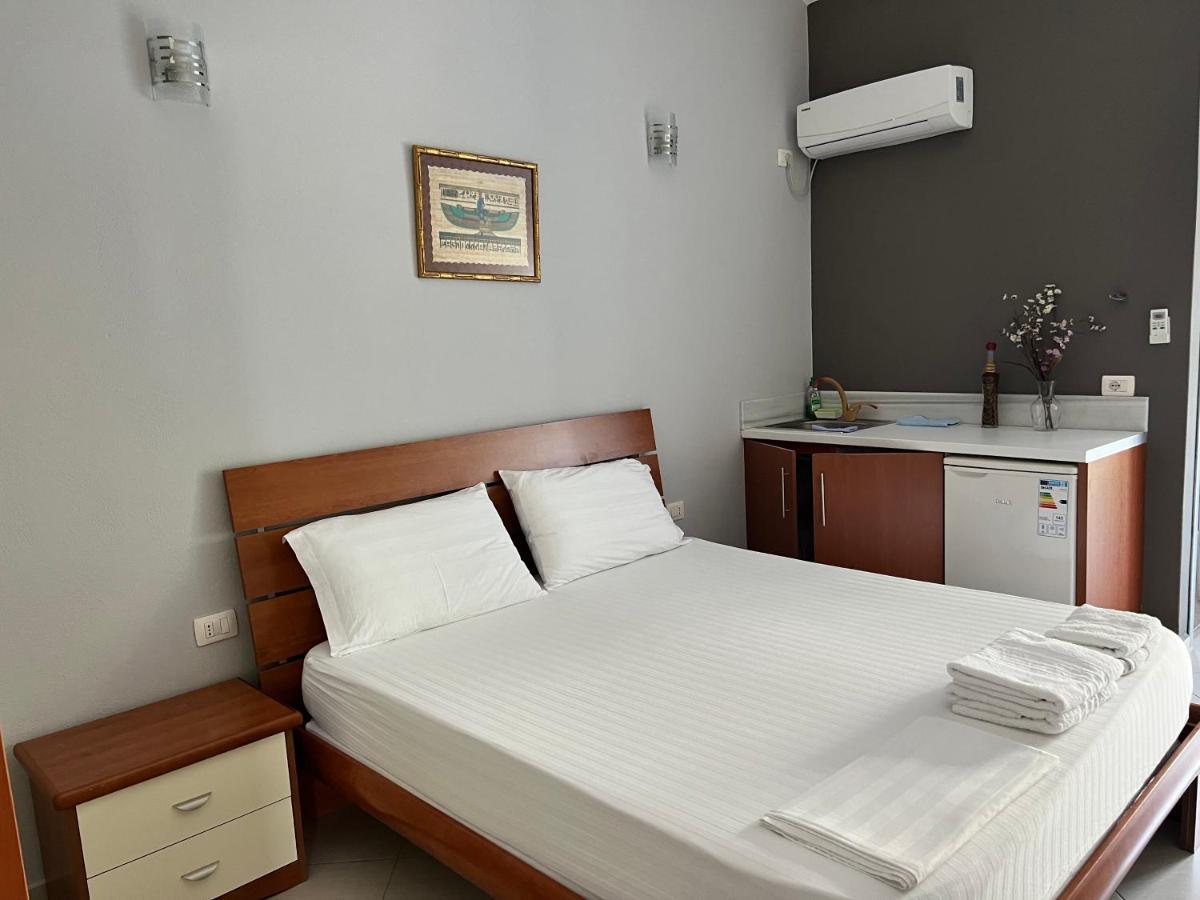 Ostria Hotel Sarandë Exterior foto