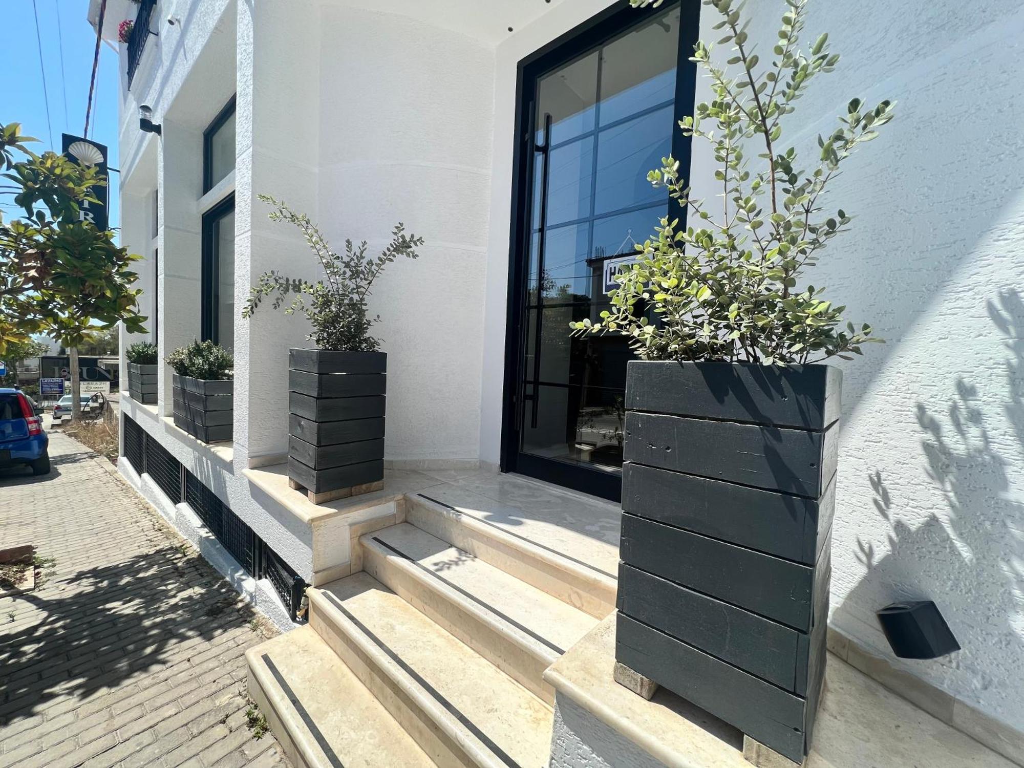 Ostria Hotel Sarandë Exterior foto